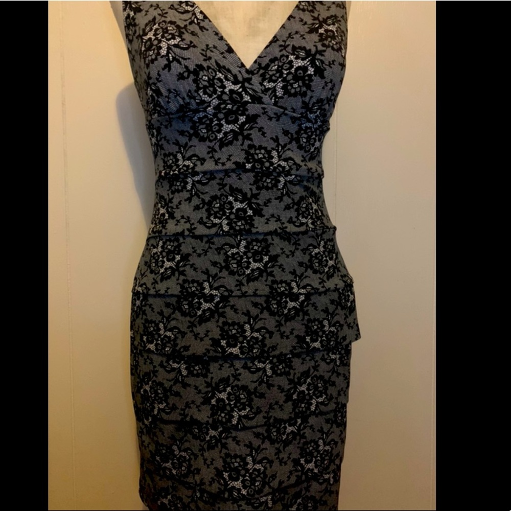 Beautiful Black and White Mini-Dress!